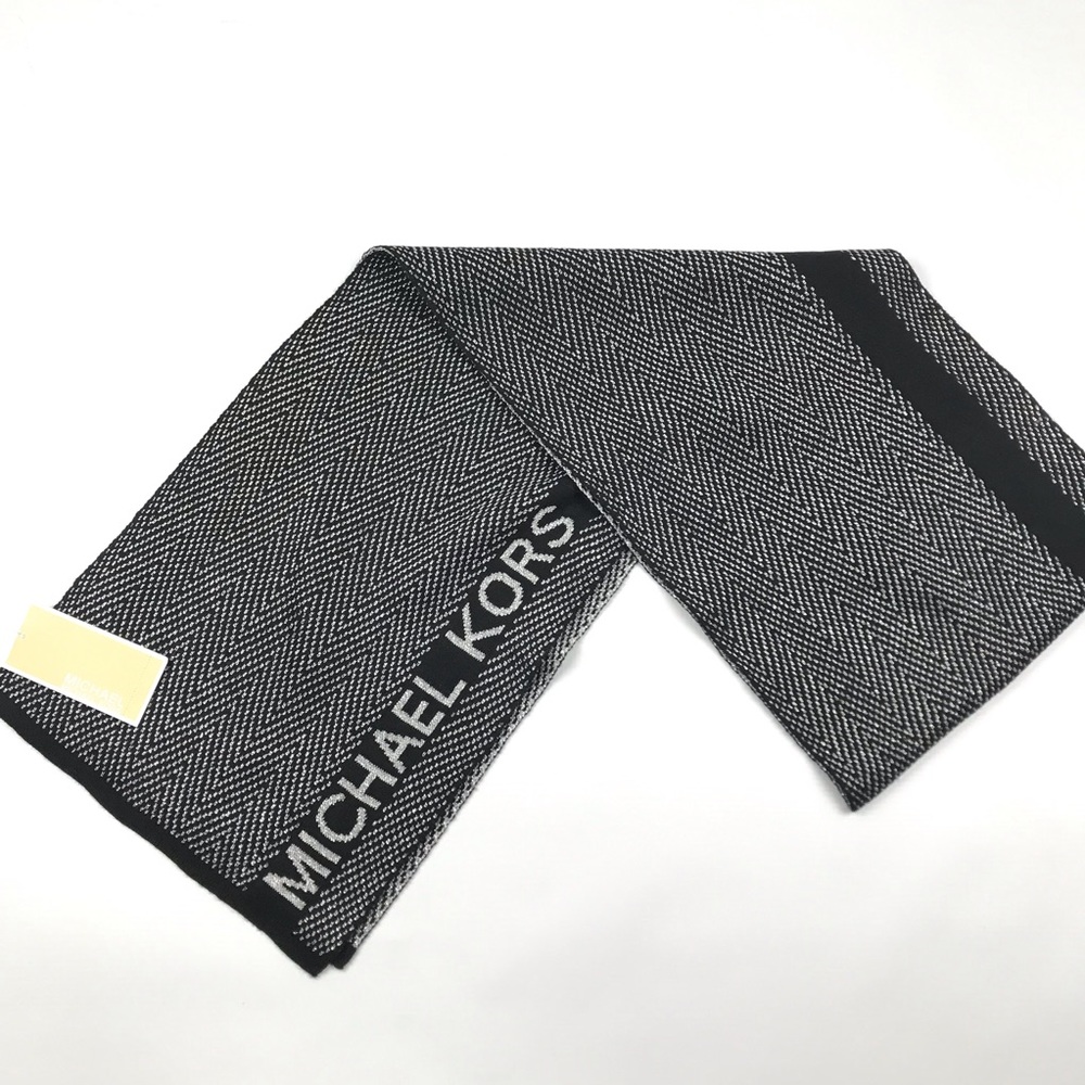 New Michael Kors Spell out scarf Muffler